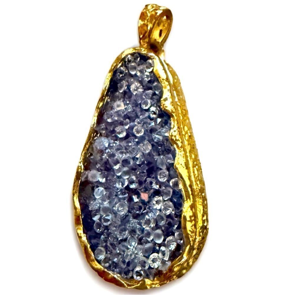 LAVENDER DRUZY GEODE PENDANT – GOLD EDGE 💜✨